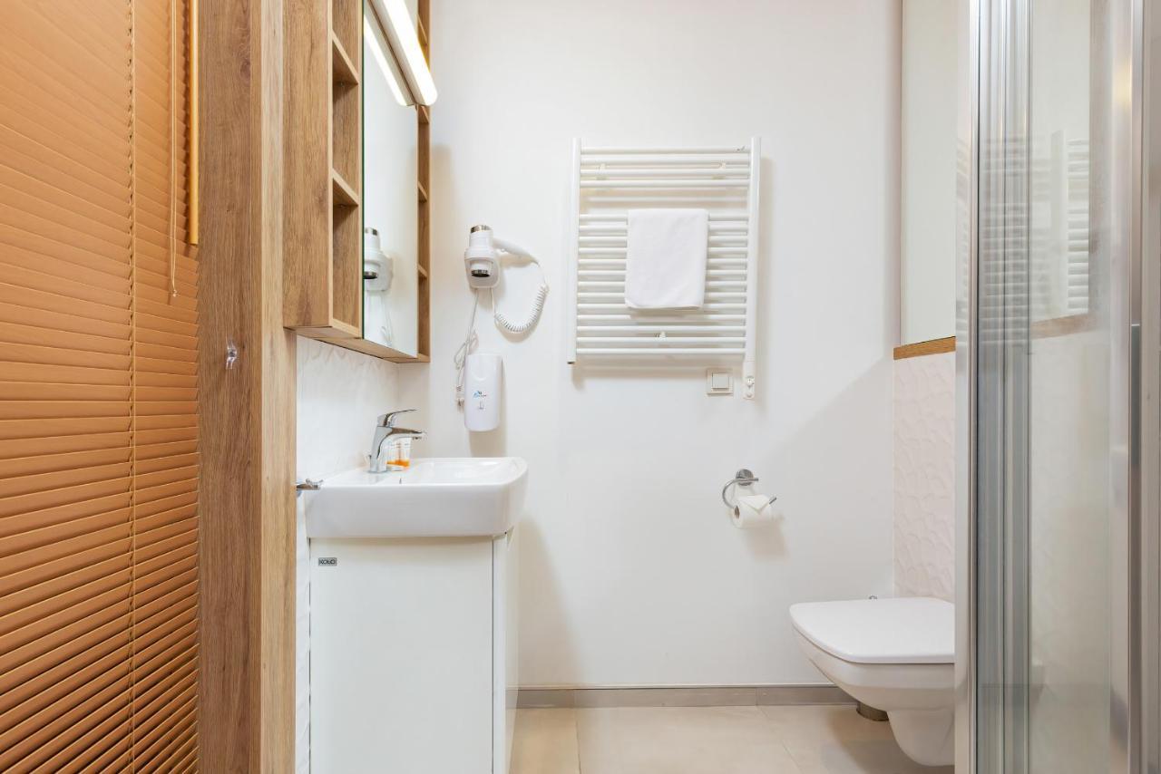 Wolska Residence Apartments With Parking By Noclegi Renters วอร์ซอ ภายนอก รูปภาพ