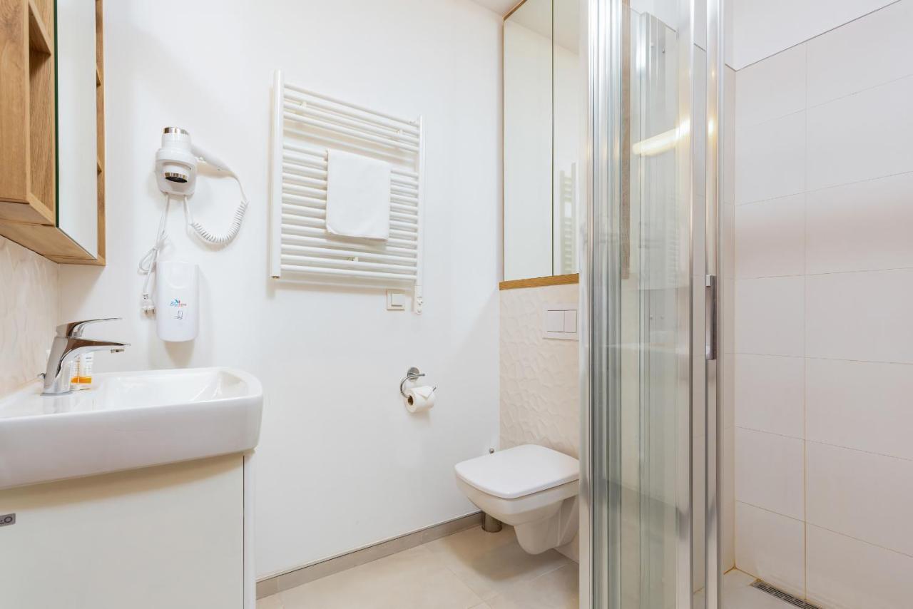 Wolska Residence Apartments With Parking By Noclegi Renters วอร์ซอ ภายนอก รูปภาพ