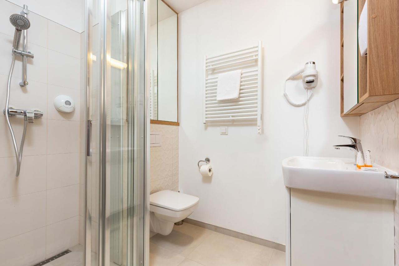 Wolska Residence Apartments With Parking By Noclegi Renters วอร์ซอ ภายนอก รูปภาพ